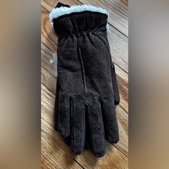 Isotoner Women’s Dark Brown Gloves - Picture 4 of 5
